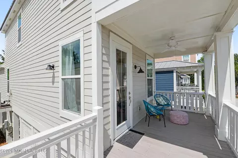 Exterior - 215 E 2nd St #30, Pass Christian, MS 39571 photo 5 of 11