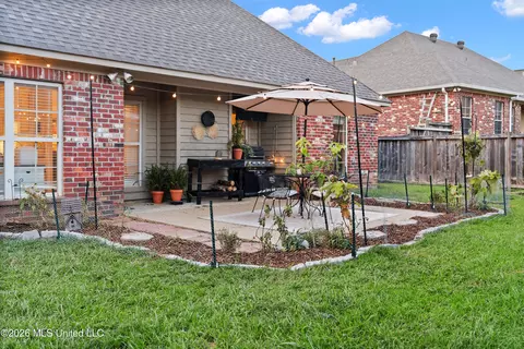 Exterior - 216 Calhoun Dr #N/A, Madison, MS 39110 photo 2 of 3