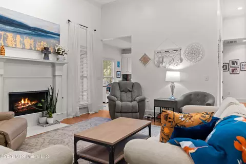 Living - 216 Calhoun Dr #N/A, Madison, MS 39110 photo 2 of 2