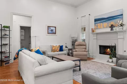 Living - 216 Calhoun Dr #N/A, Madison, MS 39110 photo 1 of 2