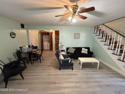 Living - 859 Mill St, Lucedale, MS 39452 photo 2 of 3