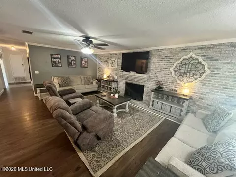 Living - 14305 Timber Ridge Dr, Moss Point, MS 39562 photo 2 of 6