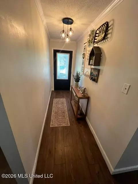 Entry Way - 14305 Timber Ridge Dr, Moss Point, MS 39562 photo 2 of 4