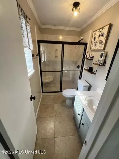 Bath - 14305 Timber Ridge Dr, Moss Point, MS 39562 photo 2 of 4