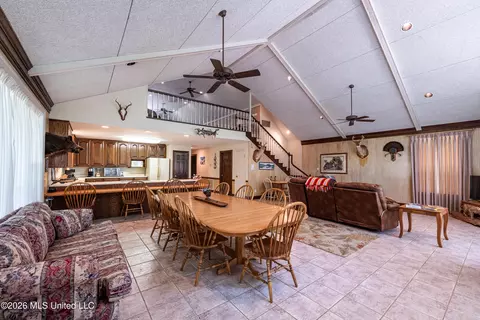 Dining - 8 Freedom Rd, Natchez, MS 39120 photo 2 of 4