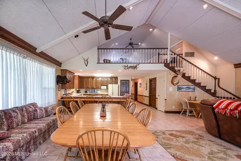 Dining - 8 Freedom Rd, Natchez, MS 39120 photo 1 of 4
