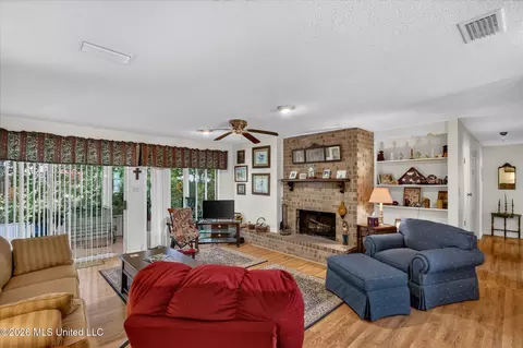 Living - 8717 Pine Ridge Blvd, Diamondhead, MS 39525 photo 2 of 4