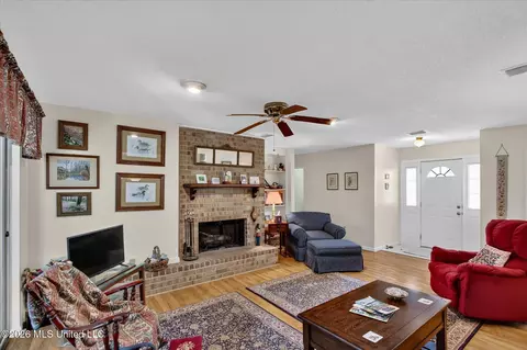 Living - 8717 Pine Ridge Blvd, Diamondhead, MS 39525 photo 1 of 4