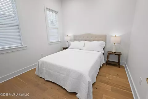 507 Main St #8, Bay Saint Louis, MS 39520