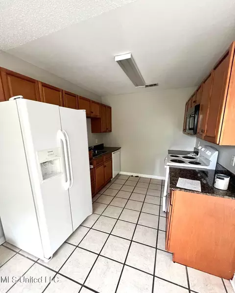 Kitchen - 5596 Daugherty Rd #A, Long Beach, MS 39560 photo 1 of 1