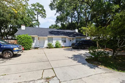 Exterior - 5596 Daugherty Rd #A, Long Beach, MS 39560 photo 2 of 2