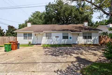 Exterior - 5596 Daugherty Rd #B, Long Beach, MS 39560 photo 2 of 3