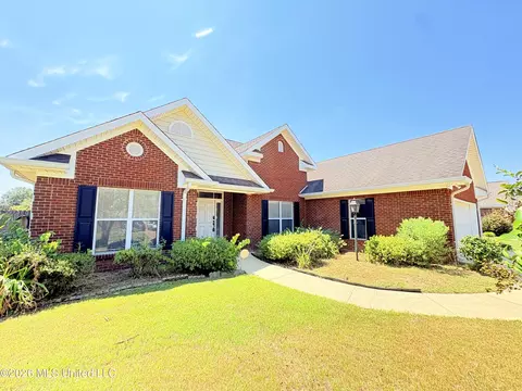 Exterior - 151 Saint James, Grenada, MS 38901 photo 2 of 5