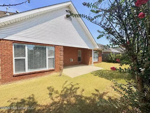 Exterior - 151 Saint James, Grenada, MS 38901 photo 3 of 5
