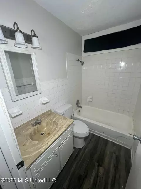 Bath - 3645 Lee Dr, Jackson, MS 39212 photo 1 of 1