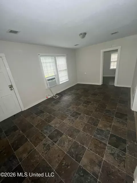 Living - 3645 Lee Dr, Jackson, MS 39212 photo 1 of 1