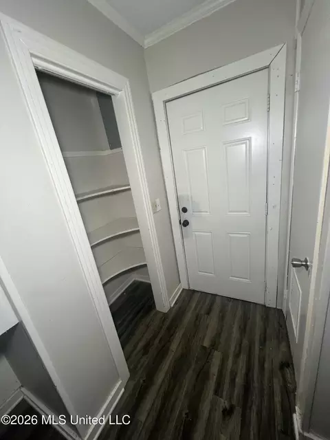 Entry Way - 3645 Lee Dr, Jackson, MS 39212 photo 1 of 1