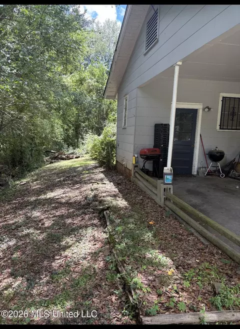 139 Iris Ave, Jackson, MS 39206 photo 4