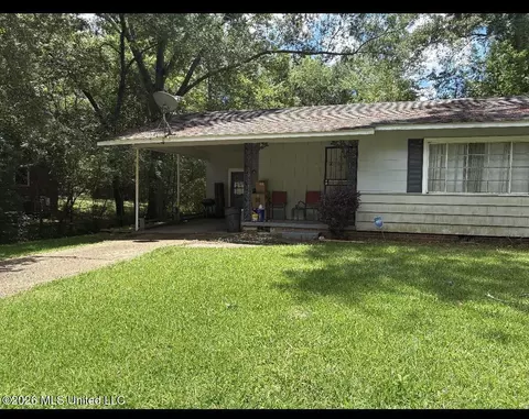 139 Iris Ave, Jackson, MS 39206 photo 2