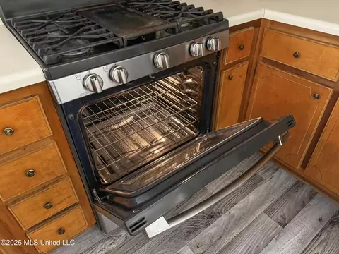 Kitchen - 203 Pine Rdg, Pope, MS 38658 photo 6 of 8