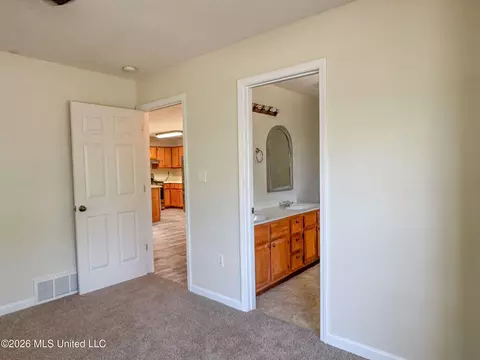 Bedroom - 203 Pine Rdg, Pope, MS 38658 photo 2 of 10