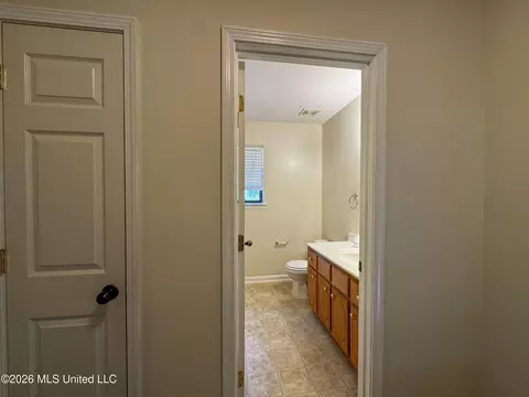 Entry Way - 203 Pine Rdg, Pope, MS 38658 photo 5 of 7