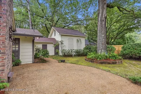 Exterior - 144 Colonial Cir, Jackson, MS 39211 photo 2 of 5