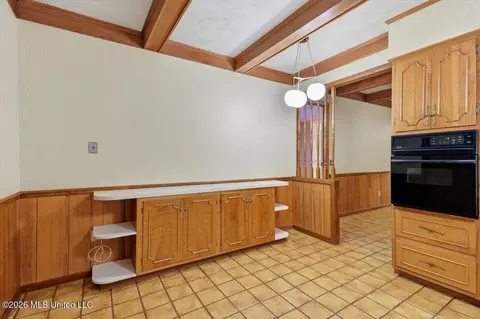 Kitchen - 144 Colonial Cir, Jackson, MS 39211 photo 3 of 3