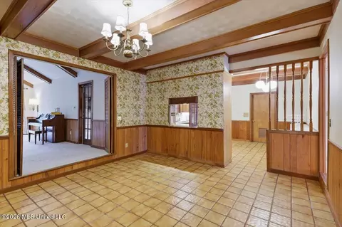 Dining - 144 Colonial Cir, Jackson, MS 39211 photo 1 of 2