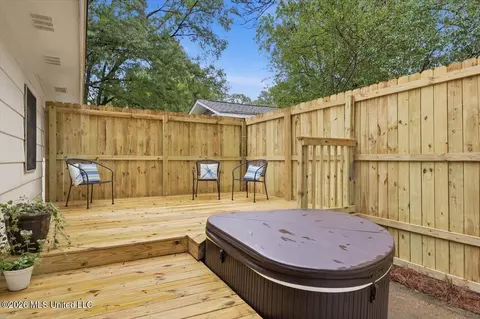 Exterior - 144 Colonial Cir, Jackson, MS 39211 photo 5 of 5