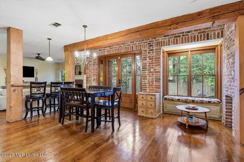 Dining - 5115 Heatherton Dr, Jackson, MS 39211 photo 2 of 3