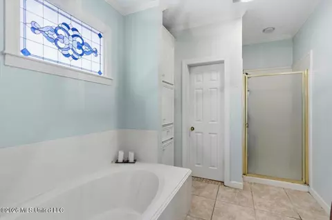 Bath - 5115 Heatherton Dr, Jackson, MS 39211 photo 4 of 8