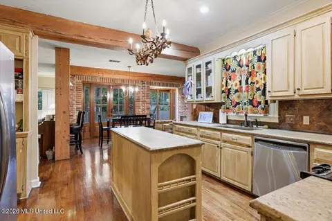 Kitchen - 5115 Heatherton Dr, Jackson, MS 39211 photo 1 of 3