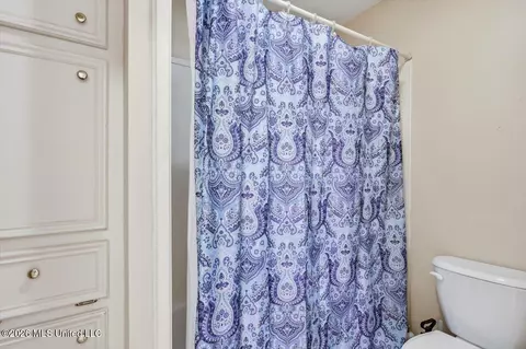 Bath - 5115 Heatherton Dr, Jackson, MS 39211 photo 2 of 8