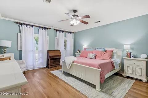 Bedroom - 5115 Heatherton Dr, Jackson, MS 39211 photo 2 of 5