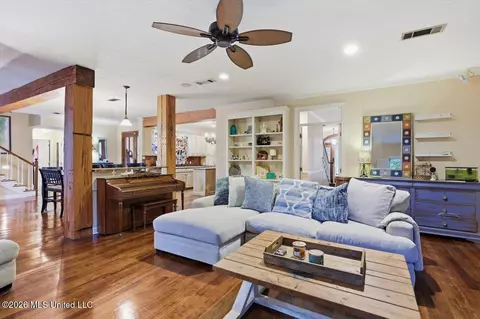 Living - 5115 Heatherton Dr, Jackson, MS 39211 photo 1 of 1