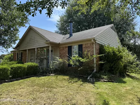 Exterior - 10551 Oak Leaf Dr, Olive Branch, MS 38654 photo 2 of 5