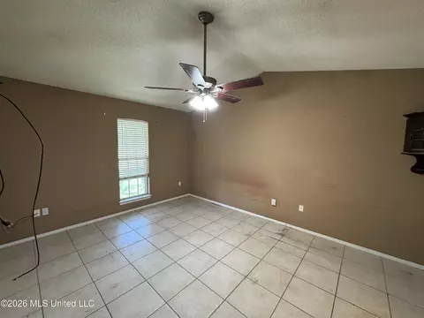 Living - 10551 Oak Leaf Dr, Olive Branch, MS 38654 photo 3 of 3