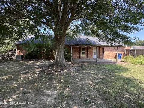 Exterior - 10551 Oak Leaf Dr, Olive Branch, MS 38654 photo 4 of 5