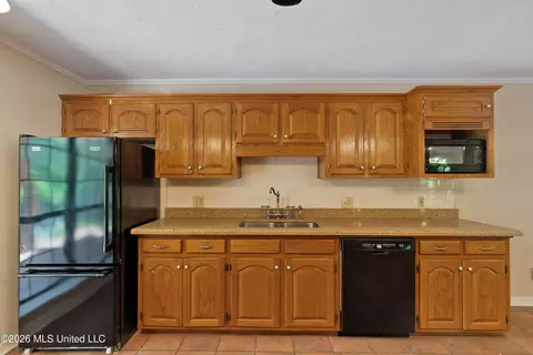 Kitchen - 3751 Mound Rd, Wesson, MS 39191 photo 2 of 3