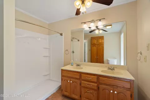Bath - 3751 Mound Rd, Wesson, MS 39191 photo 4 of 5