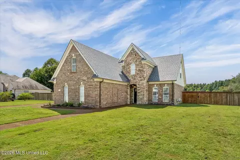 Exterior - 611 Ridge View Dr, Hernando, MS 38632 photo 3 of 8