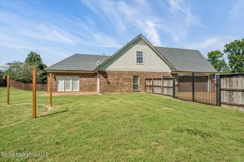Exterior - 611 Ridge View Dr, Hernando, MS 38632 photo 7 of 8