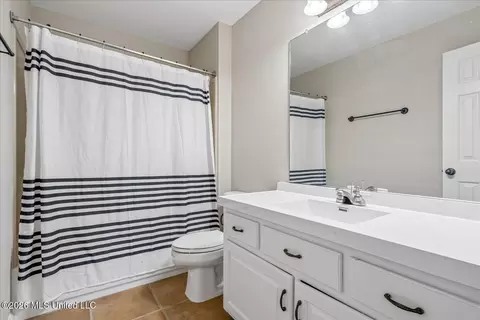 Bath - 611 Ridge View Dr, Hernando, MS 38632 photo 3 of 3