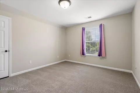 Bedroom - 611 Ridge View Dr, Hernando, MS 38632 photo 2 of 4