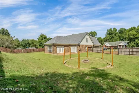 Exterior - 611 Ridge View Dr, Hernando, MS 38632 photo 6 of 8