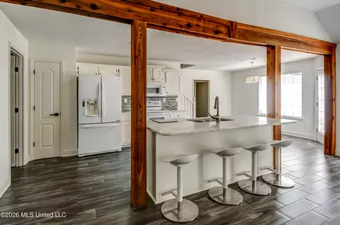 Kitchen - 9883 Chris Dr, Olive Branch, MS 38654 photo 1 of 4