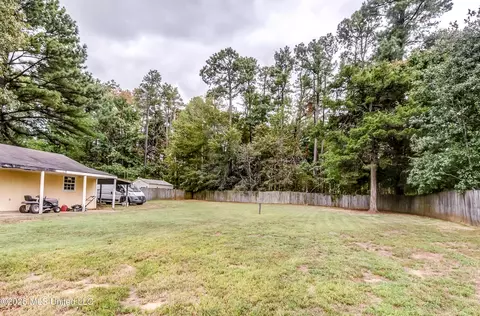 Exterior - 9883 Chris Dr, Olive Branch, MS 38654 photo 9 of 9