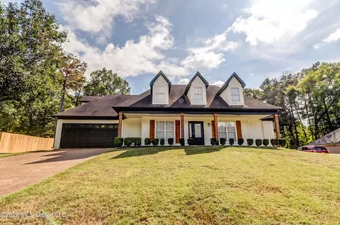 Exterior - 9883 Chris Dr, Olive Branch, MS 38654 photo 2 of 9