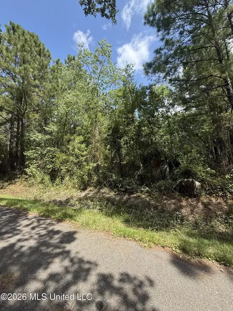 0 5th Ave, Bay Saint Louis, MS 39520